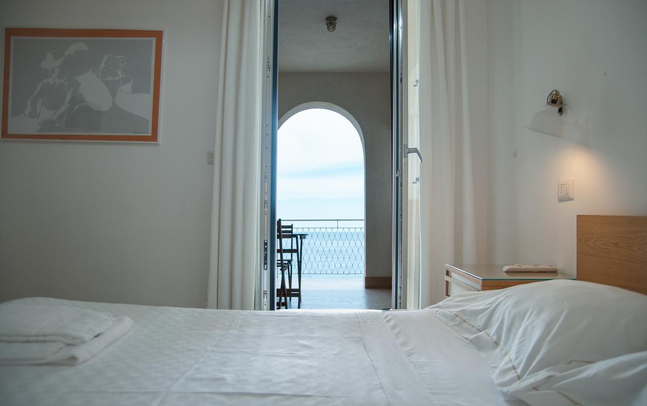 Mediterraneo Guesthouse Giardini Naxos Exterior photo