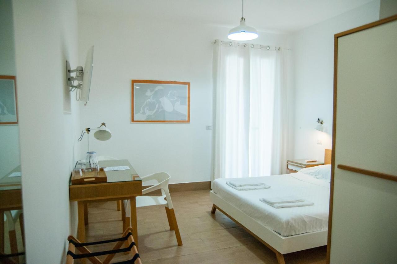 Mediterraneo Guesthouse Giardini Naxos Exterior photo