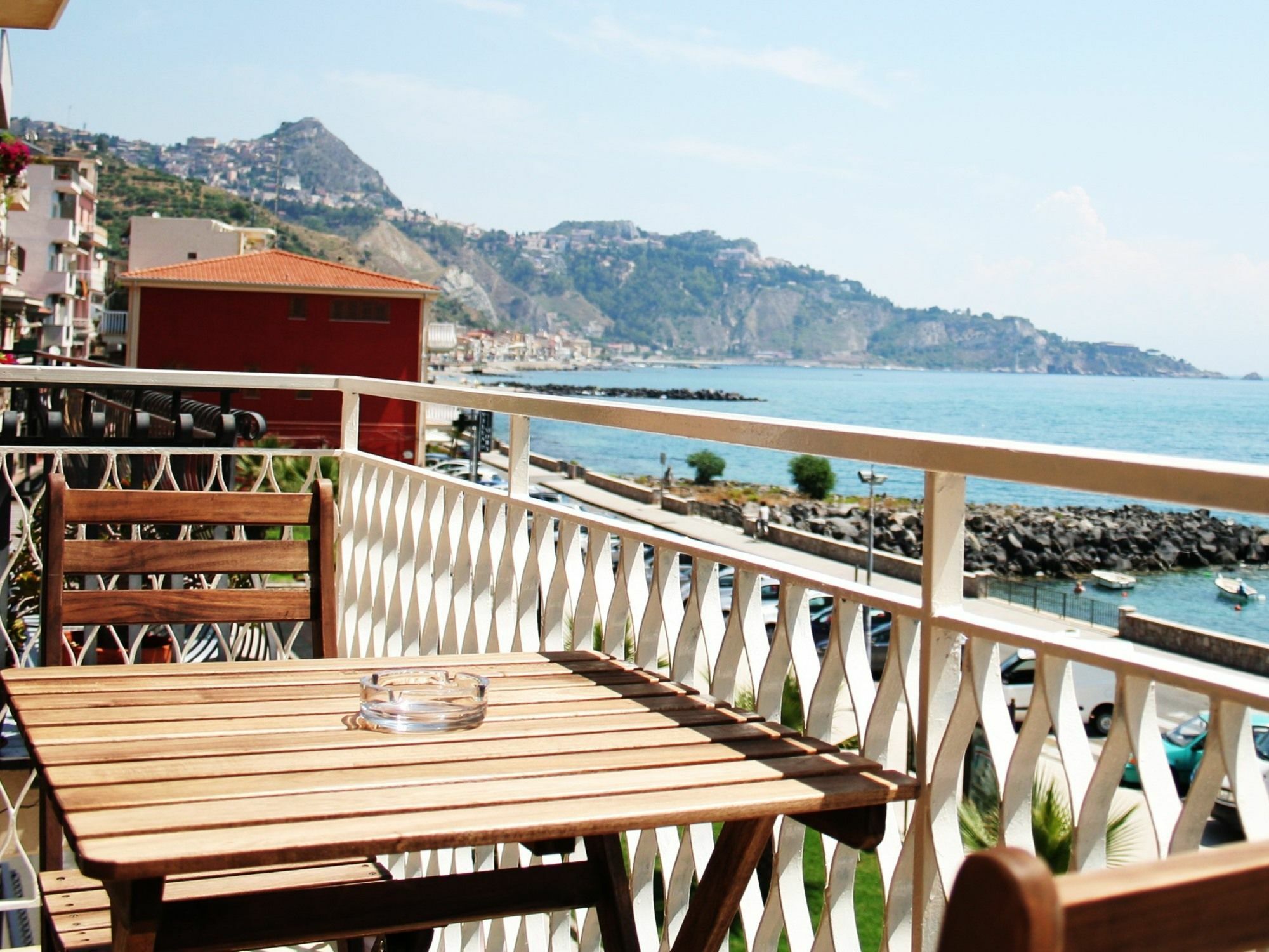 Mediterraneo Guesthouse Giardini Naxos Exterior photo