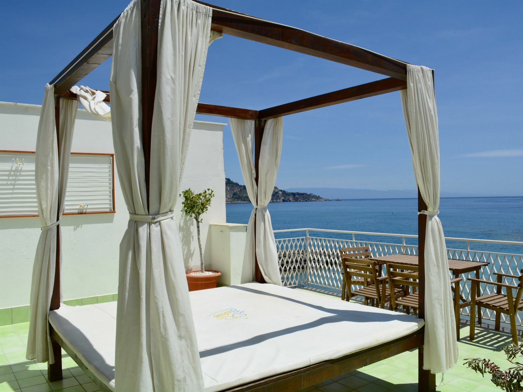 Mediterraneo Guesthouse Giardini Naxos Exterior photo