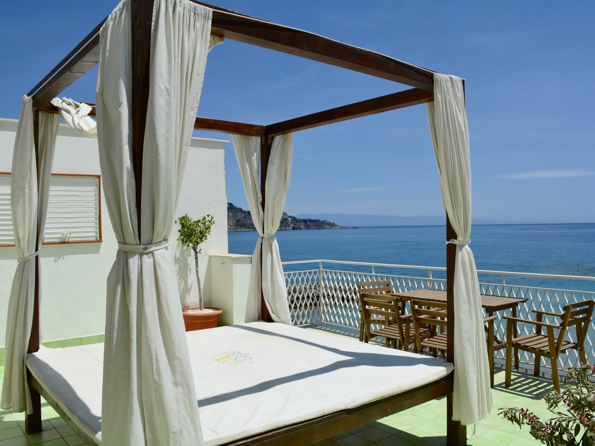 Mediterraneo Guesthouse Giardini Naxos Exterior photo