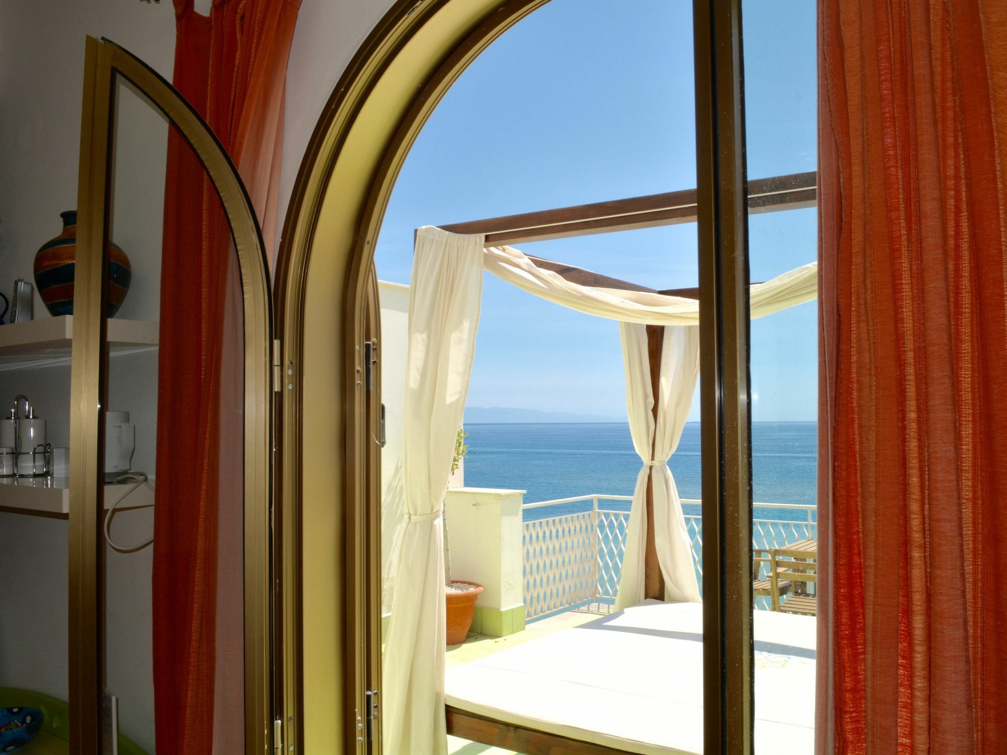 Mediterraneo Guesthouse Giardini Naxos Exterior photo